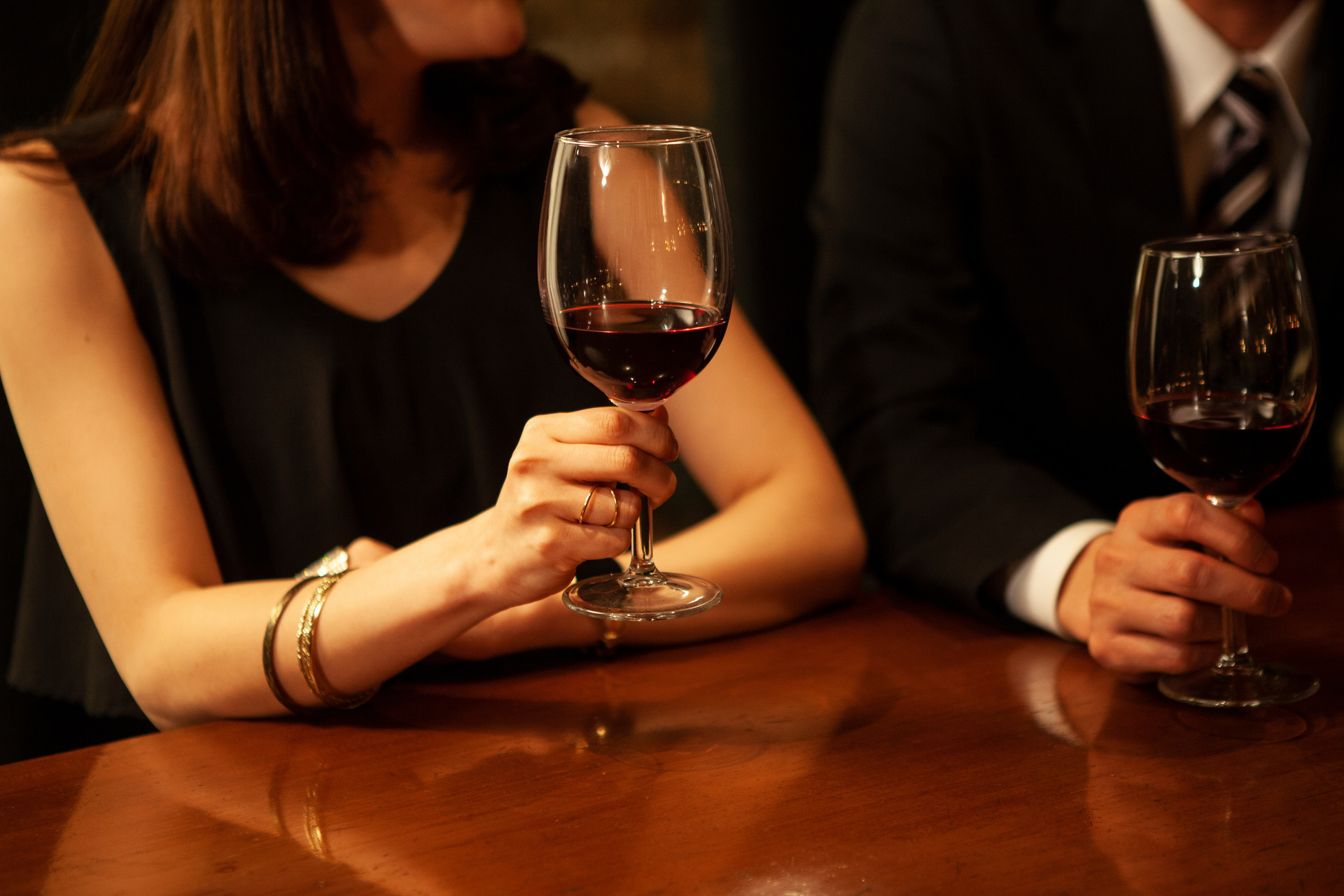 ハイクラスなつながり | 大阪のギャラ飲みなら株式会社テラス