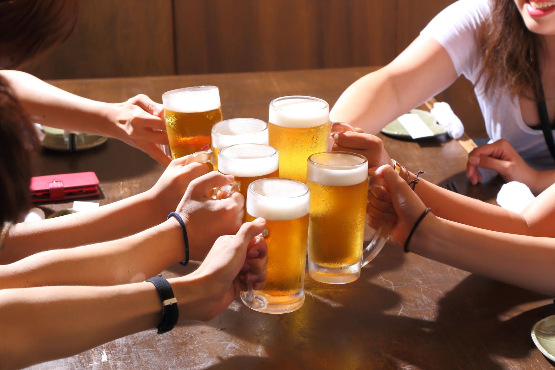 社会人の出会いを応援 | 大阪のギャラ飲みなら株式会社テラス